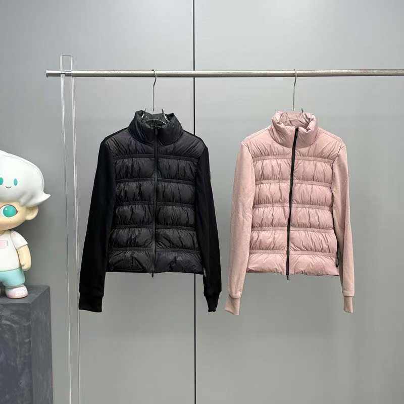 Classic Knitted Sleeve Lightweight down Jacket with Stand Collar, Bubble Wrinkle, Same Style as Mengjia, Autumn and Winter Women's Trendy Coat, European and American Style Classic Knitted Sleeve Lightweight down Jacket with Stand Collar, Bubble Wrinkle, Same Style as Mengjia, Autumn and Winter Women's Trendy Coat, European and American Style