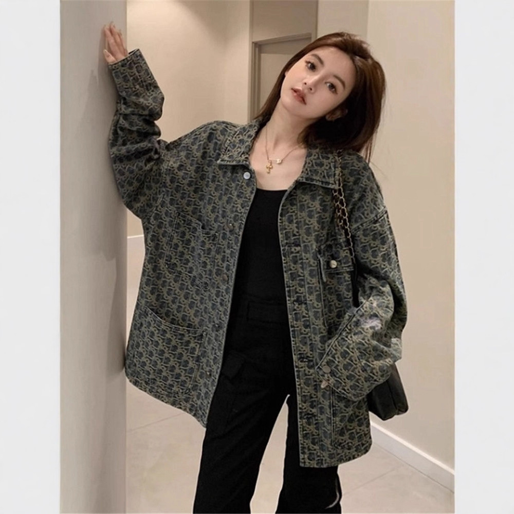 Retro distressed denim jacket for women, new autumn 2025, unique design, casual, versatile, loose fit, slimming top.