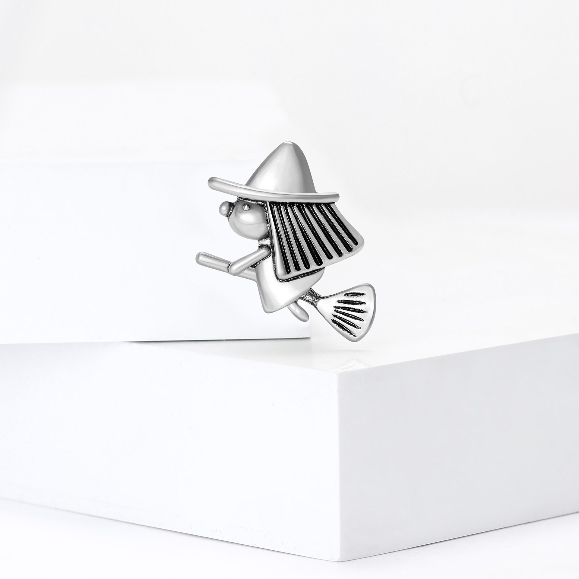 Cross-Border Hot-Selling European and American Cute Alloy Enamel Little Witch Brooch Versatile Women's Clothing Corsage Jewelry Pin