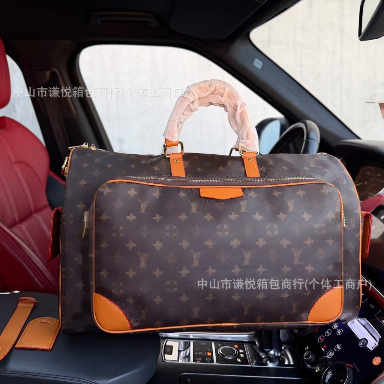 Retro capacious travel bag for men and women
