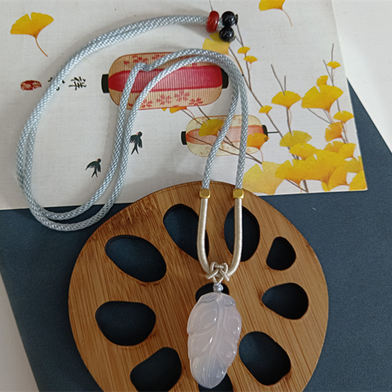 라이트 블루 로프가있는 작은 잎 (28*16mm)