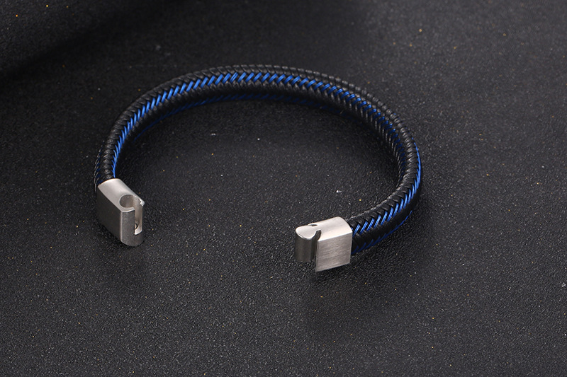 Black Blue Leather Leather Hand Rope Titanium Steel Buckle Braided Leather Rope Bracelet display picture 6