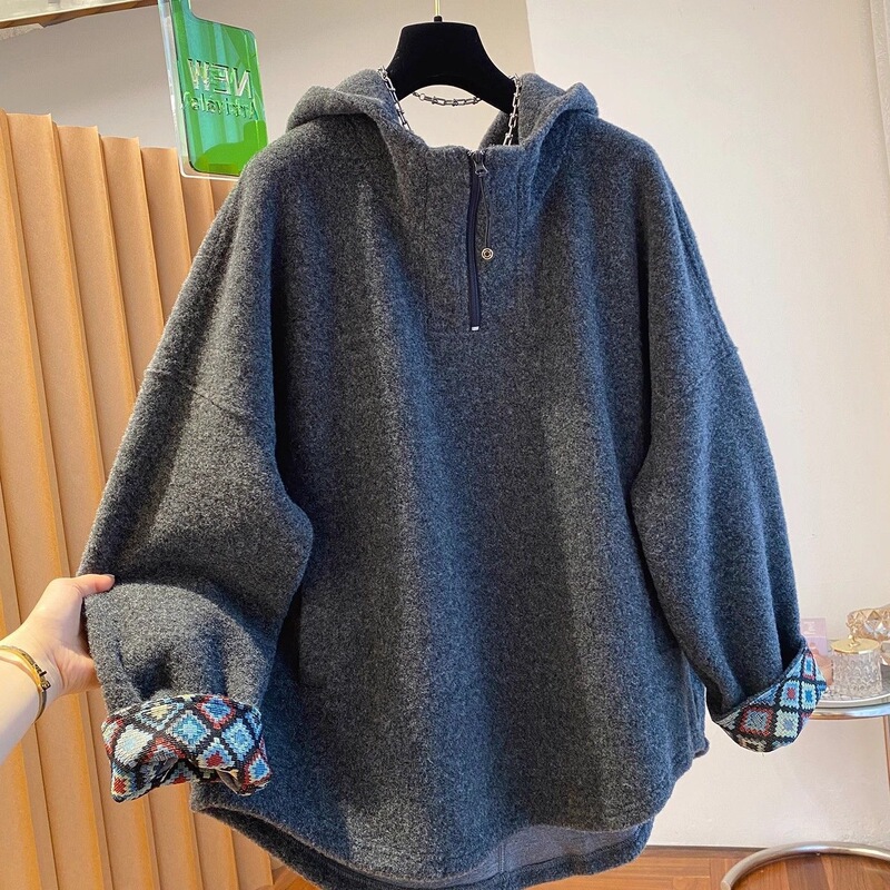 High-end gray hooded half-zip sweatshirt for women, autumn/winter 2026 new style, loose fit, mid-length, covers the hips, trendy top High-end gray hooded half-zip sweatshirt for women, autumn/winter 2026 new style, loose fit, mid-length, covers the hips, trendy top