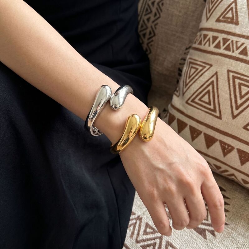 European and American Style Metal Water Drop Open Bracelet, Light Luxury High-End Commuter Jewelry for Women, Unique Design Versatile Bracelet