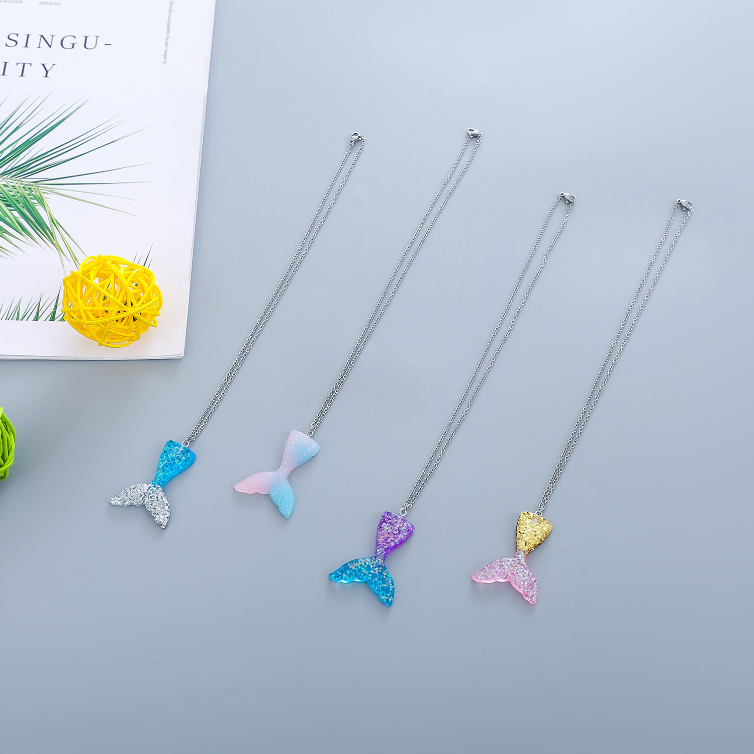 2021 collar de sirena deslumbrante gradiente de color de acero inoxidable COLLAR COLGANTE de cola de pez