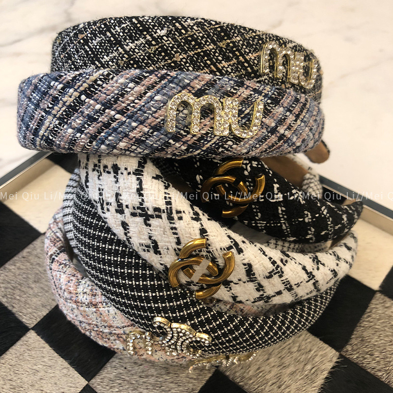 Corea del Sur Chanel estilo rhinestone carta ancho borde pelo presionando tela diadema moda todo partido Plaid diadema accesorios para el cabello para las mujeres