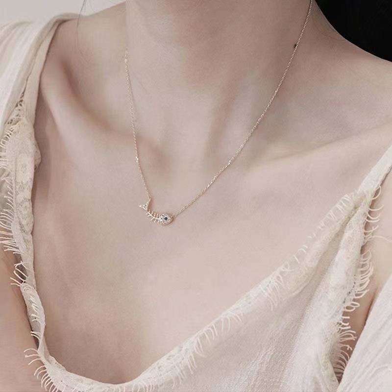 Vintage Style Fish Alloy Inlay Rhinestones Womenu0027S Necklace 1 Piece