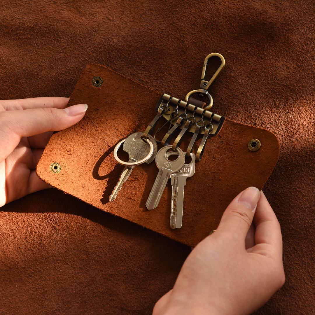 New Retro Genuine Leather Key Bag for Men, Casual and Versatile Waist-Hanging Keychain, Multifunctional Simple Keychain Wholesale