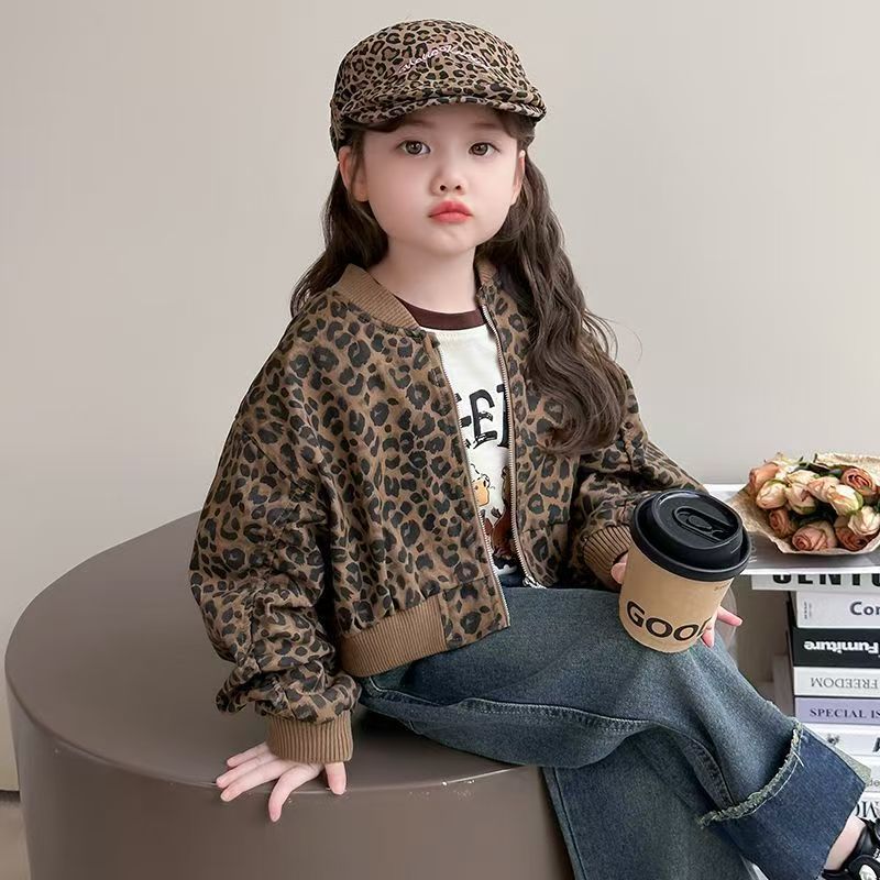 Chaqueta de niña coreana nueva chaqueta de leopardo para niños pequeños y medianos, bebé de moda de otoño 2025 chaqueta de moda de moda image 2