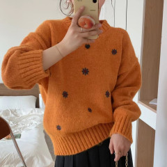 小さい清新な花の刺繍のプルオーバーのセーターの女性の秋冬の新型の韓系のゆったりしている文芸の復古のニットの外は厚いです。