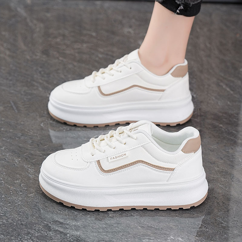 Pequeños zapatos blancos de otoño para mujeres nuevas suelas gruesas coreanas de alta moda zapatos de mujer deportivos casuales zapatos de skate de moda