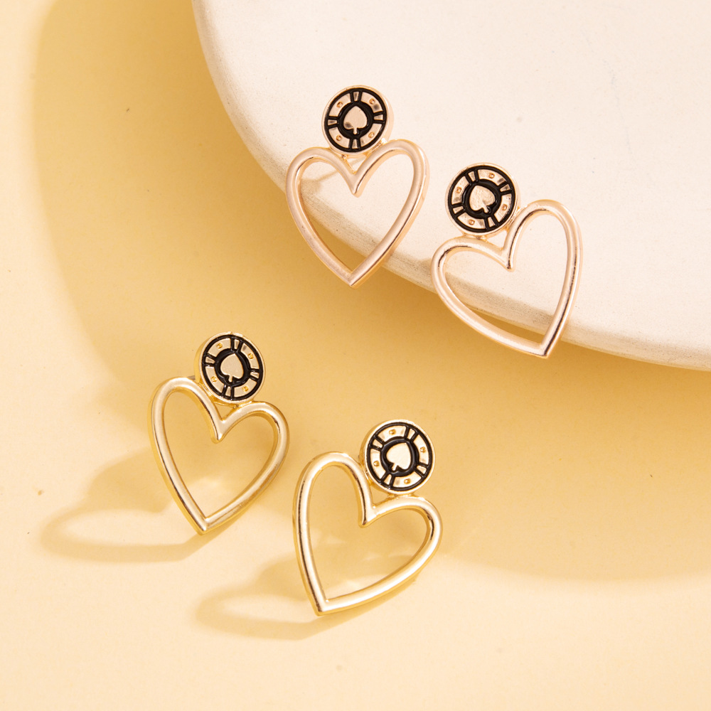 European And American New Personality Simple Heart-shaped Earrings Gold And Silver Earrings display picture 2