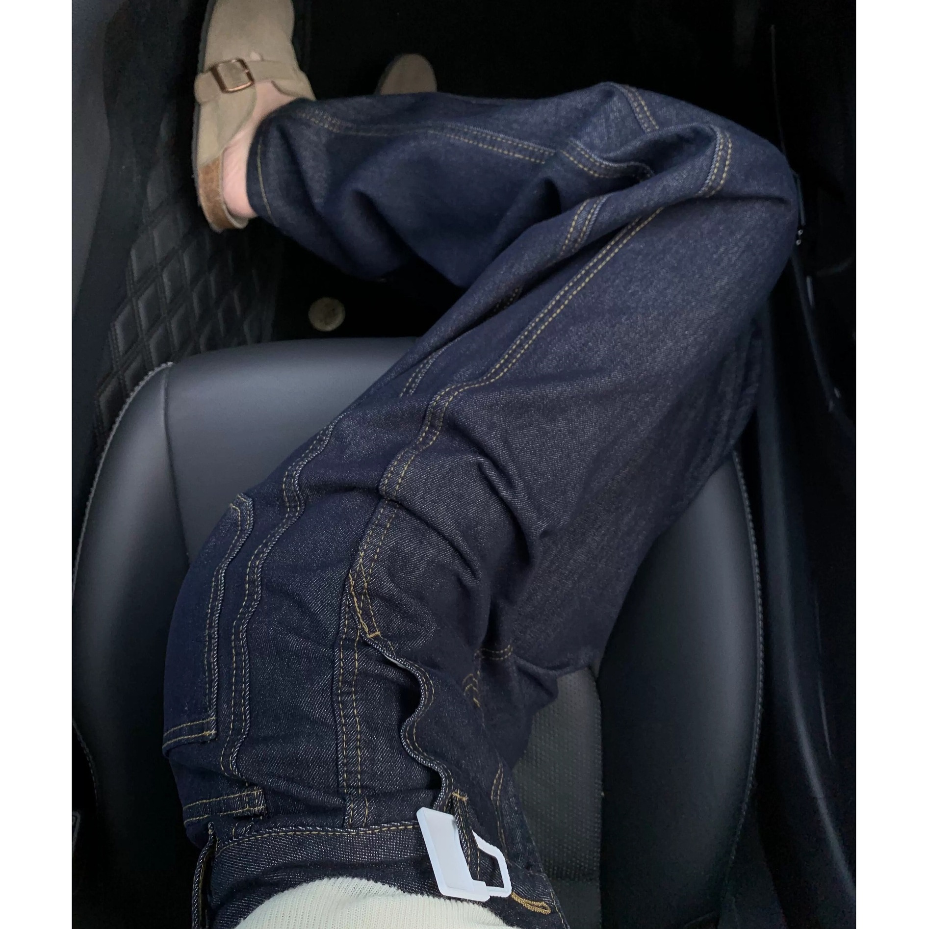 Recommended for Self-Retention ~ Dark Blue Straight-Leg Jeans for Women, High-Waisted, Loose, Wide-Leg Pants for Pear-Shaped Body