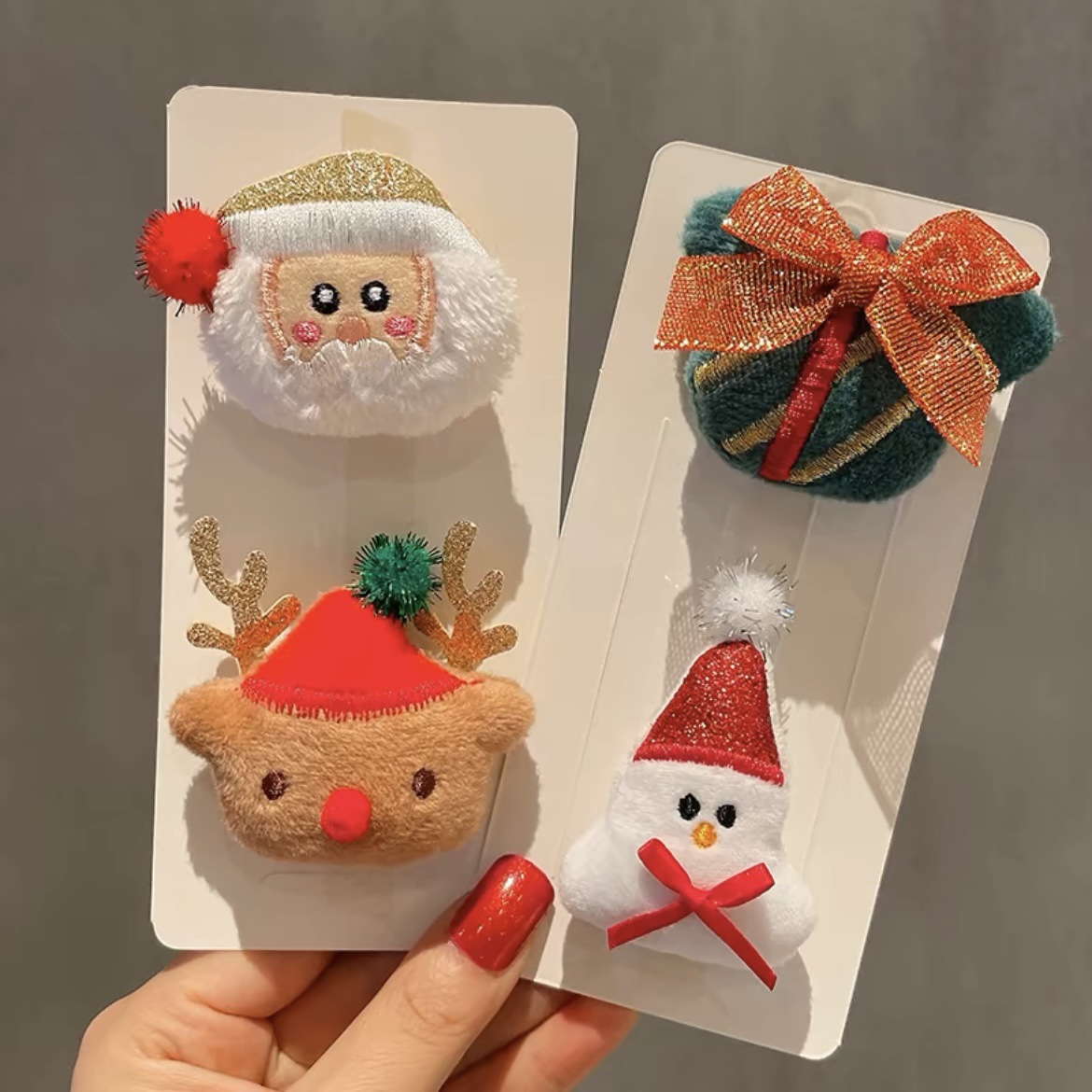 Broche de Navidad para mujeres regalos de alce pines para niños decoración de vacaciones pequeños regalos accesorios muñeco de nieve pequeños regalos image 11