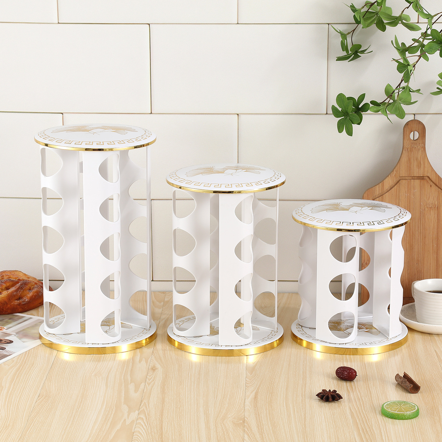 Estante de botella de condimento giratorio de cocina Estante de múltiples capas de especias multifuncional Estante de almacenamiento de cocina de acero inoxidable poroso al por mayor