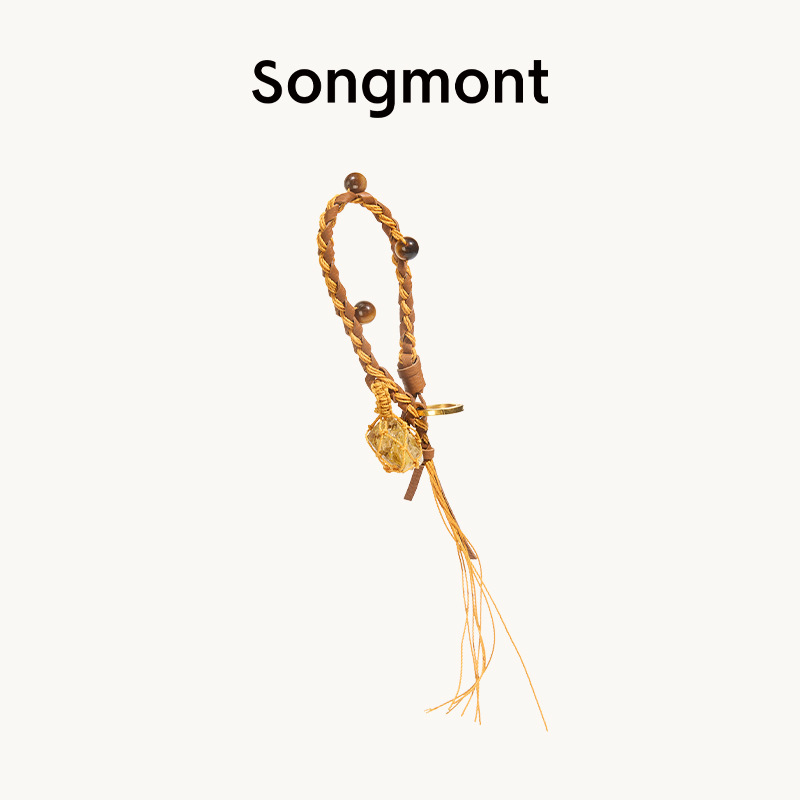 Hay un tubo giratorio de pino, piedra, semillas de Bodhi, calabaza, taza de alivio de preocupaciones