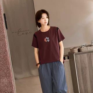 休闲女装厂家夏季新款酒红色正肩宽松纯棉短袖女设计T恤批发实体