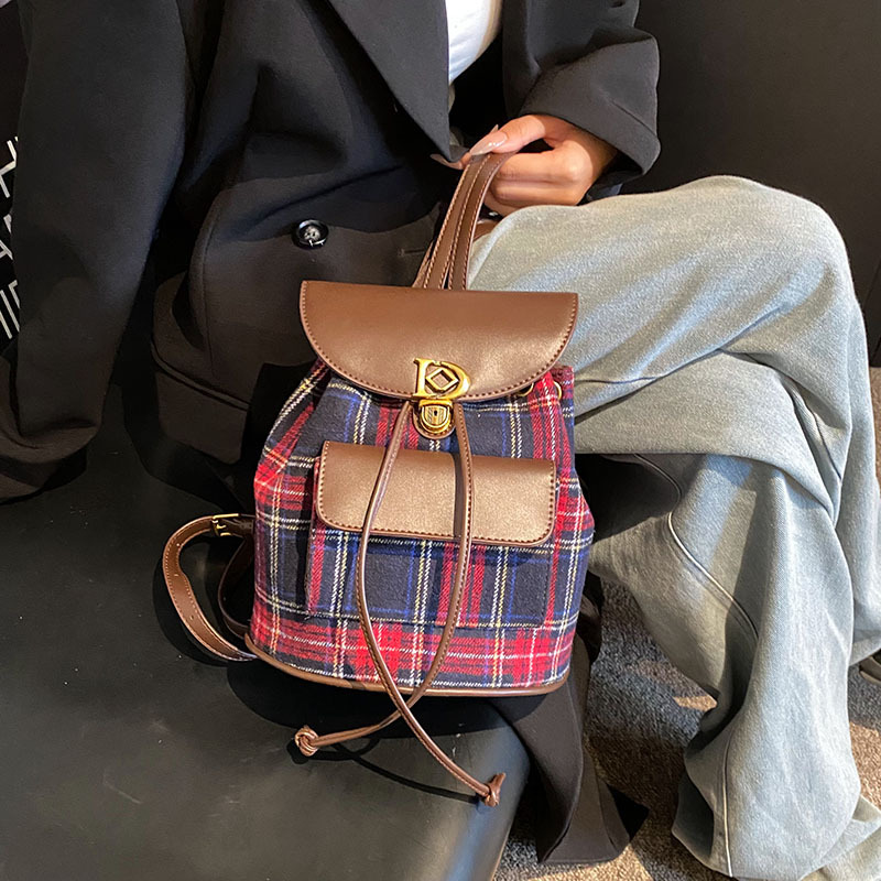 2023 Nuovo stile retrò di lana Maillard doppia spalla piccola confezione Borsa da donna Borsa a tracolla singola Borsa a tracolla con tracolla a contrasto di colore a contrasto_voghion.com