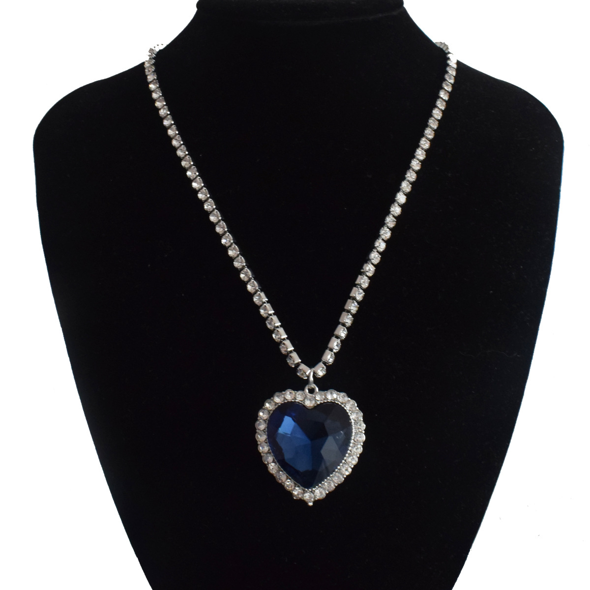 Korea New Fashion Trendy Diamond Sea Heart Necklace display picture 4