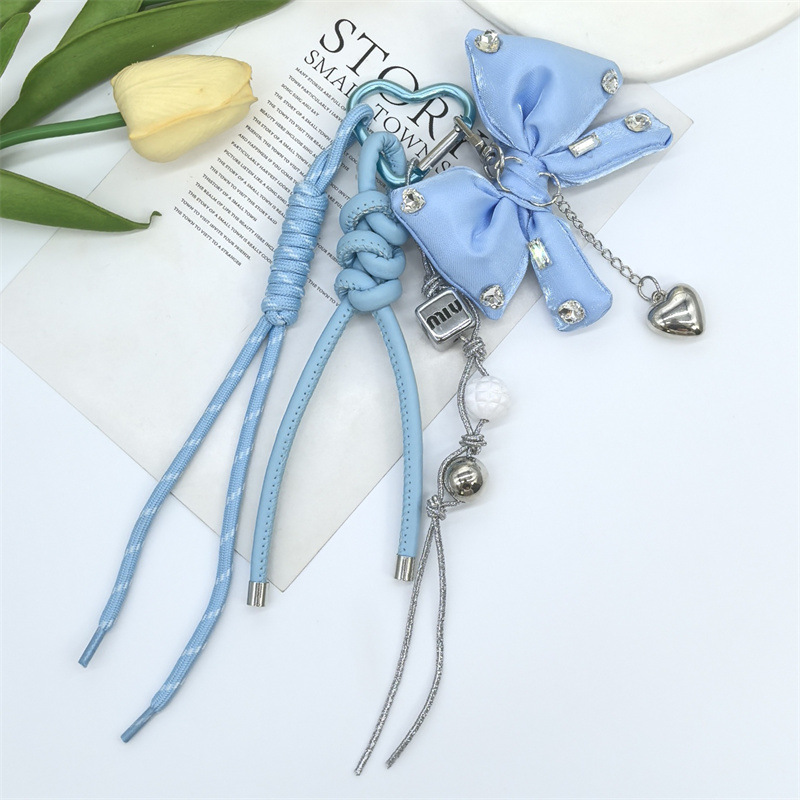 Lazo azul con diamante