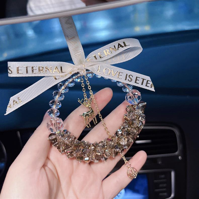 Xiaohongshu-style green light car pendant, safe journey car crystal ornament, rearview mirror interior hanging decoration for men and women