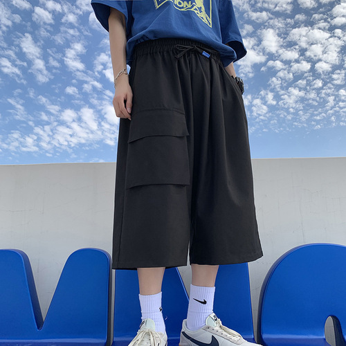 Men's Wide-Leg, Thin, Designer Shorts: Trendy Summer Outerwear, Casual Cargo-Style Cropped Pants in a Relaxed, Ice-Silk Fabric