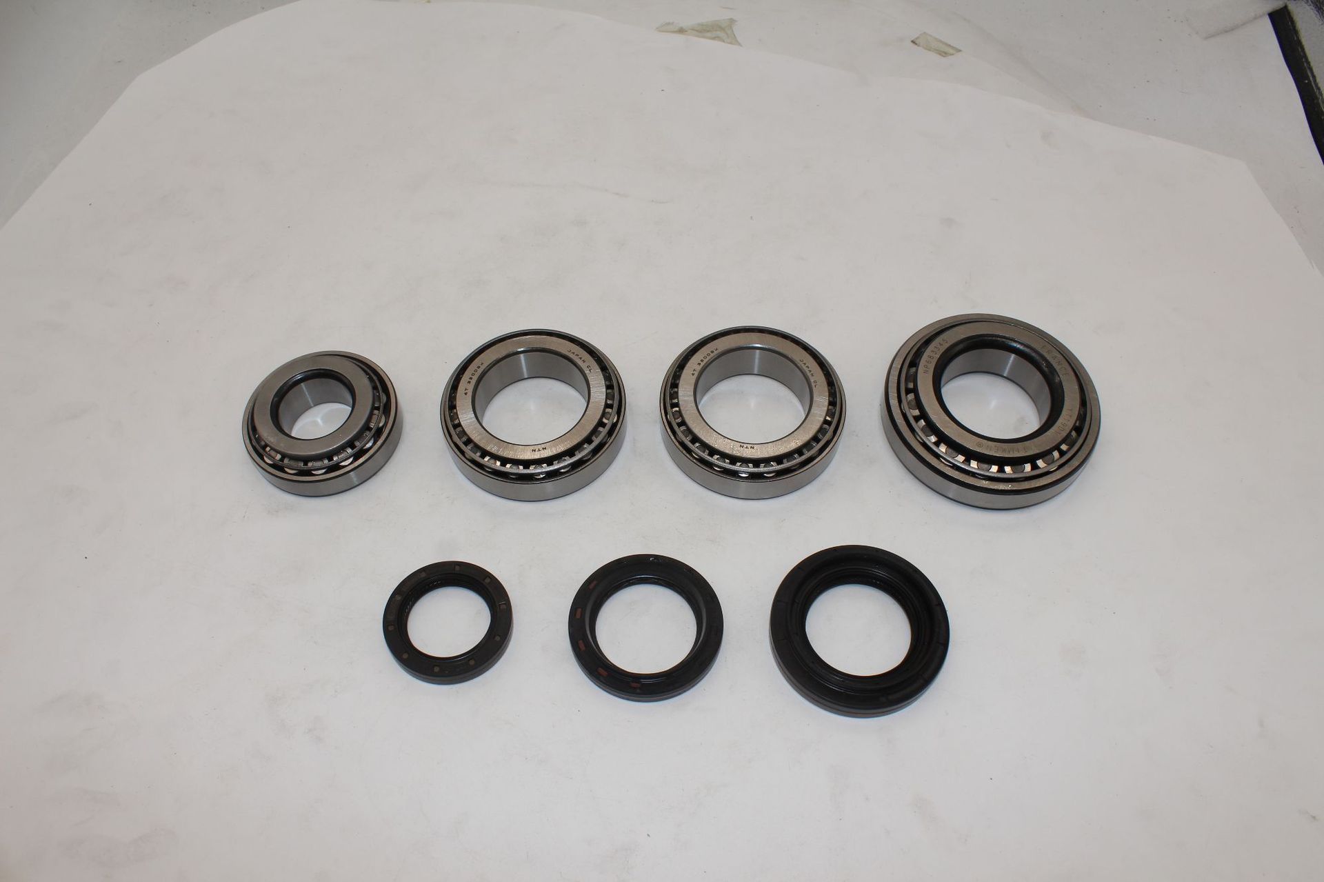 Suitable for Mercedes-Benz 221 front differential repair kit, bearing and oil seal set, W221 front axle transmission system components