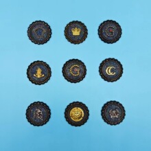 3.5cm小图标补丁贴金属标字母带背胶亮晶晶闪闪粘珠七彩底绣花标