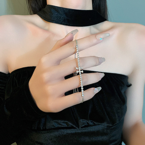 Zircon flower bracelet female internet celebrity bracelet student best friend Korean simple ins niche design personalized hand jewelry