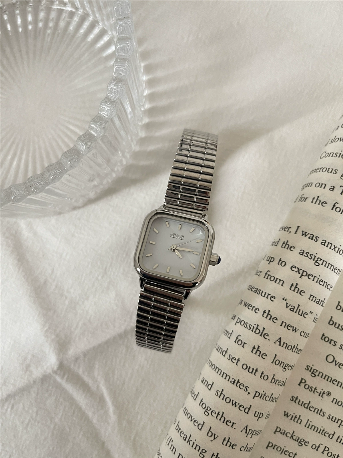 IEKE Small fashionable dial, quartz steel belt, watch, light luxury style, 2022 collection
