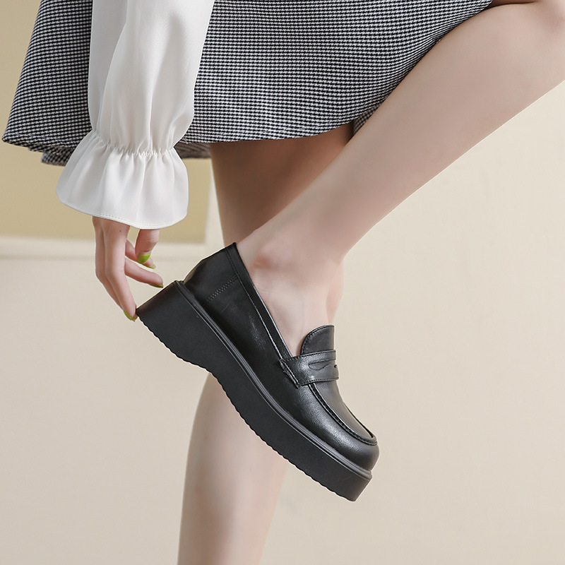 2023 herbst/winter Neue Japanische Kleine Leder Schuhe frauen Neue Britischen Stil Retro Dicke Sohle Lefu Schuhe mit einem Schritt_voghion.com