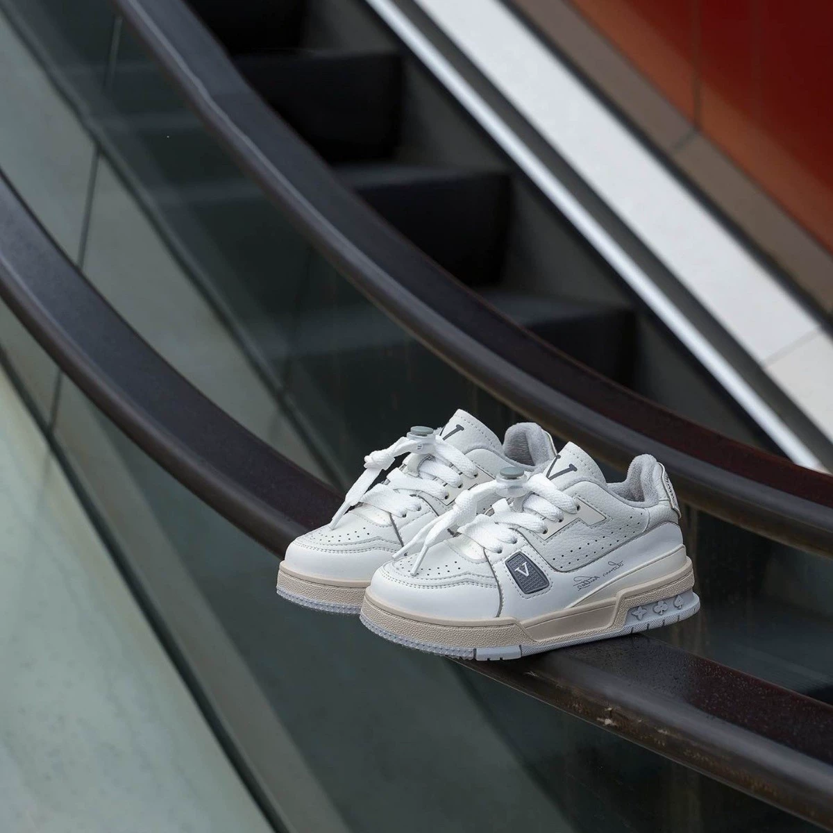 Детская обувь Корейская версия мальчиков родитель-ребенок модные кроссовки 2024 осенние девушки дикие белые туфли Студенческая спортивная обувь