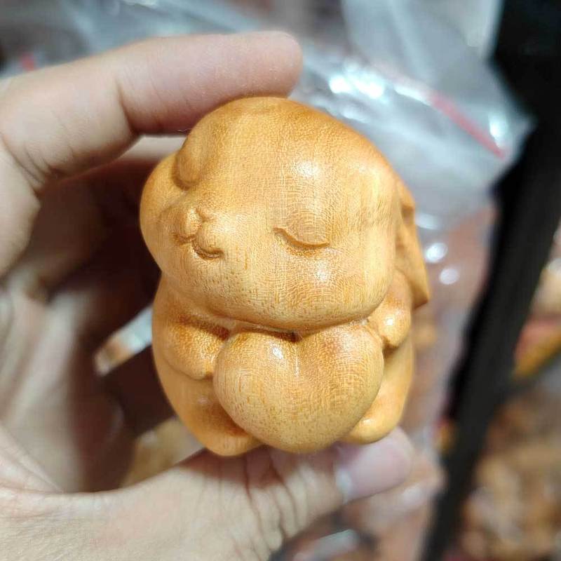 崖柏木雕爱心小兔子手把件文玩精雕生肖创意福兔萌宠家居饰品摆件|undefined