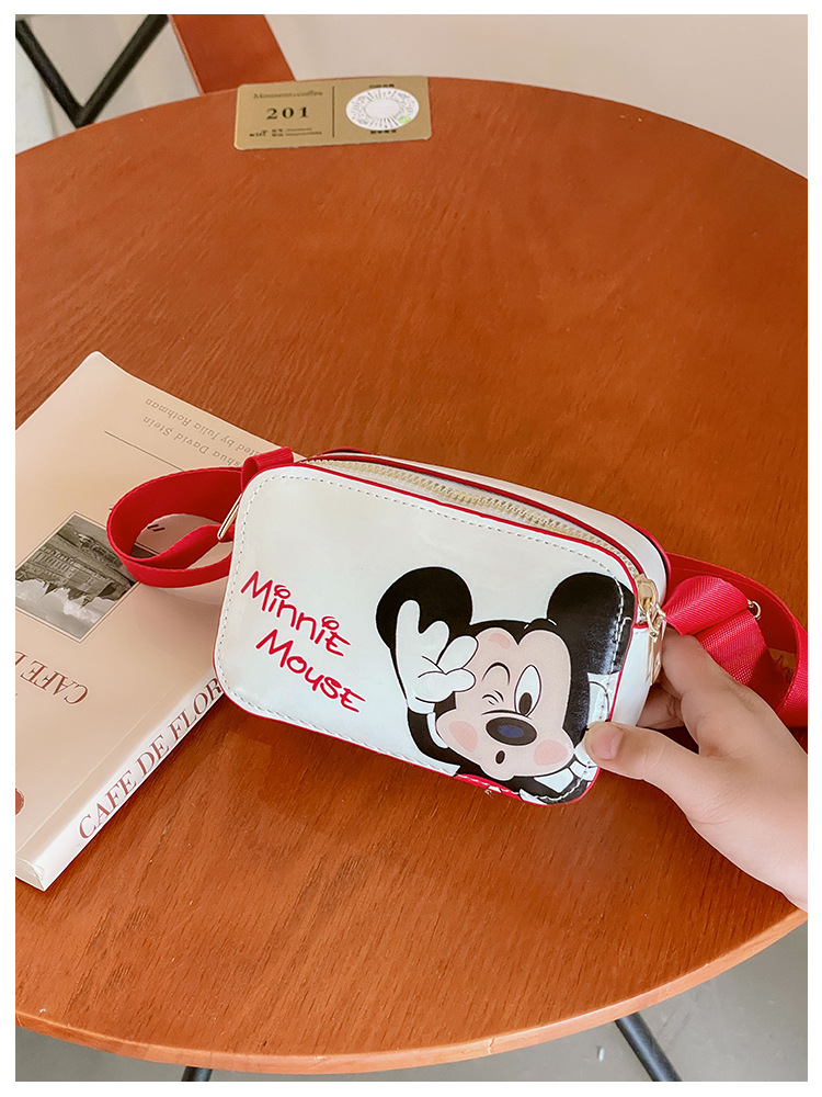 The 2025 new children's mobile phone bag is a trendy, fashionable, fresh, sweet, cartoonish, creative and simple single-shoulder crossbody bag for women undefined