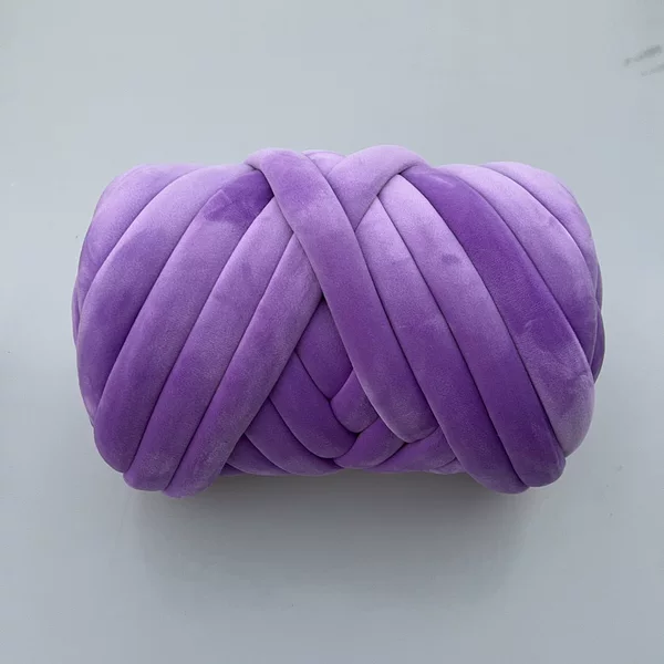 Velvet dark violet - 3cm thick [about 8.5 meters long, multiple shots without cutting]