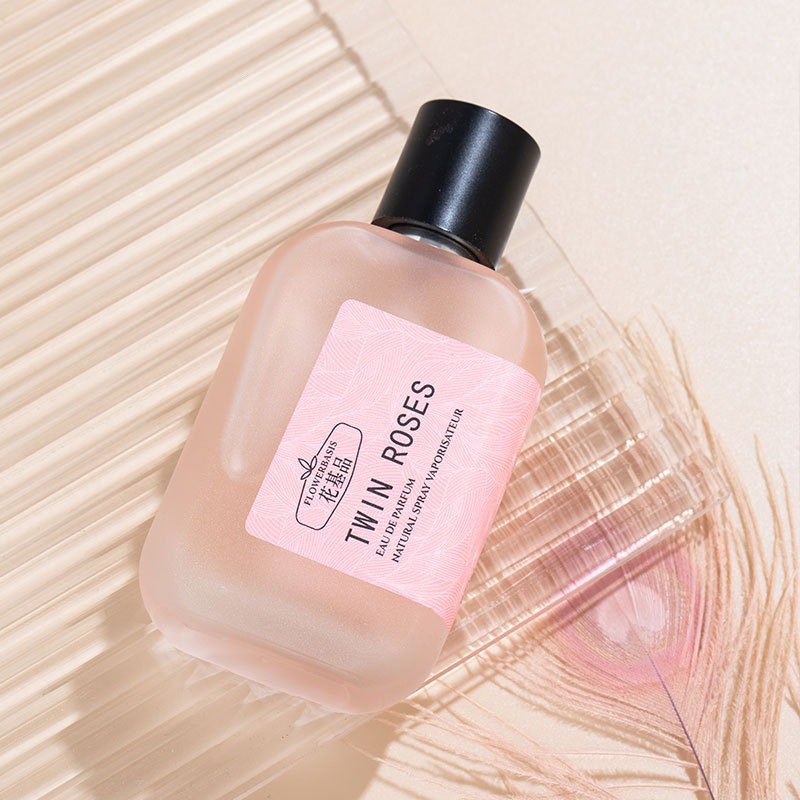 Perfume de base de flores, perfume de flores, perfume de damas, perfume de cedro, perfume duradero, fragancia fresca y natural, fragancia femenina al por mayor.