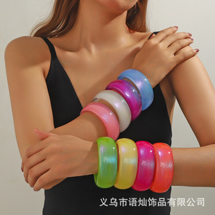 �ļ��¿�����ɫ�A�Θ�֬��Ů���C׃ɫ��Ч��  �֭h���