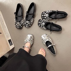 フレンチデザインのラインストーンパールメリージェーンシューズ女性用夏の新しいフェアリースタイルフラットソールスカート付きシングルシューズ