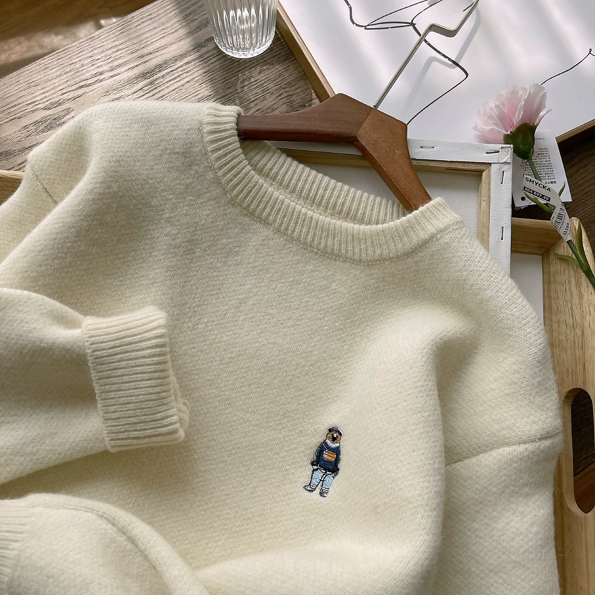 Жареный толстый большой свободный 2023 Зимний новый женский свитер с круглым вырезом и вышитым медведем