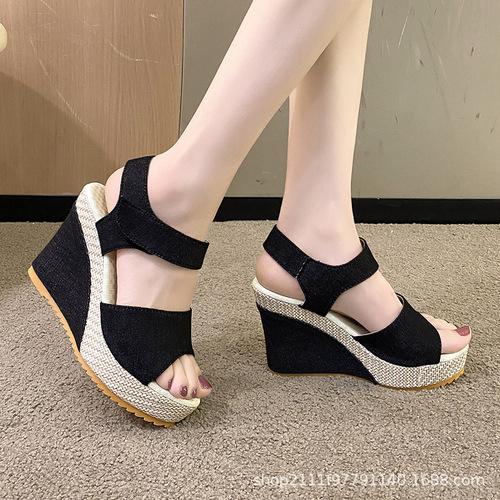 2024 Summer New Arrival European and American Style Foreign Trade Wedge-Heel Lightweight Fish-Mouth Sandals for Women, with Strap Buckle, Flat Sole, Roman Style—Comfortable Drop Shipping