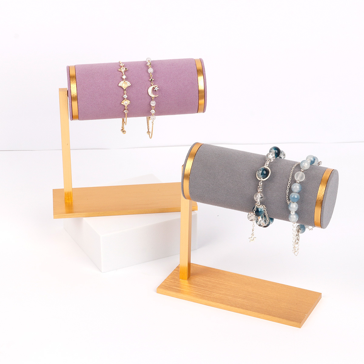 ���������������ֱ��������ε�׹��ָ��׹���鱦��̨����չʾ����