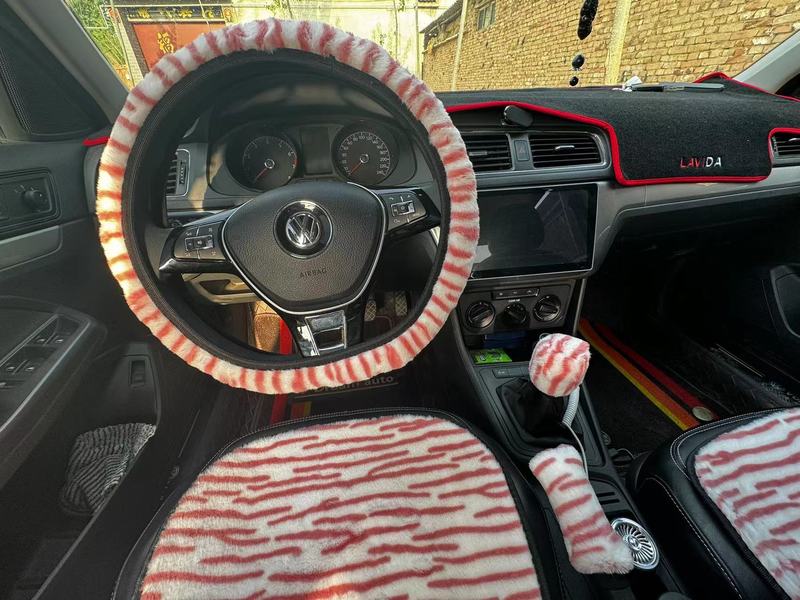車の短いぬいぐるみのハンドルカバー、3セットの男女のタイプ|undefined