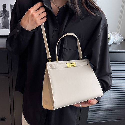 High-end  autumn and winter new fashion crossbody bag portable small square bag bridal bag wedding bag Kelly bag for women