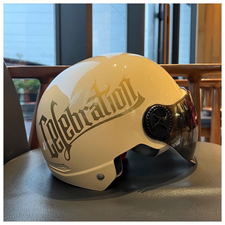 Newly certified safety helmet for electric motorcycles and scooters, suitable for men and women in all seasons, summer safety helmet, national standard, sun protection half helmet