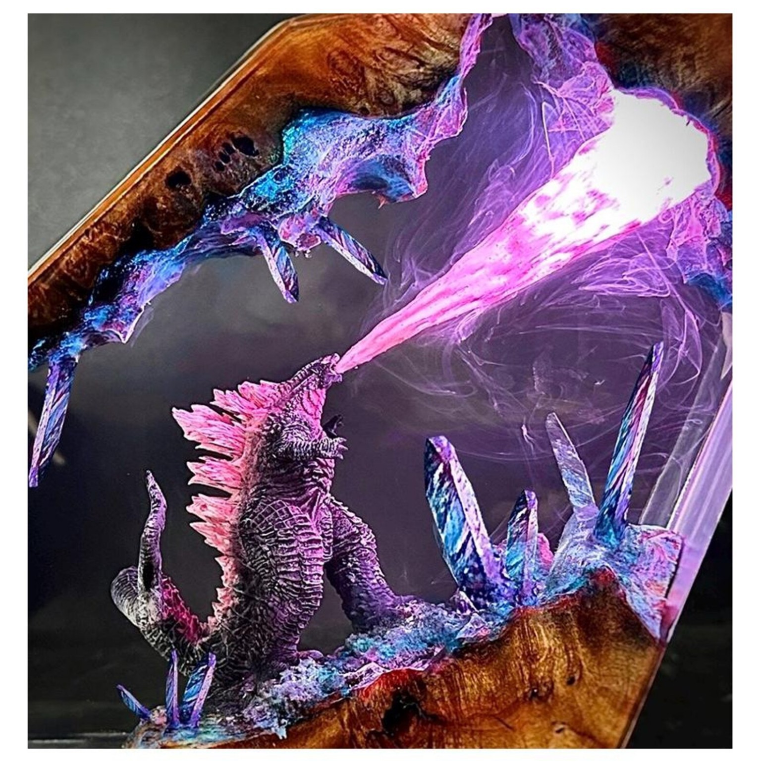 Estilo explosivo transfronterizo GOD.ZILLA lámpara de resina modelo tridimensional resina epoxi regalo del día del padre