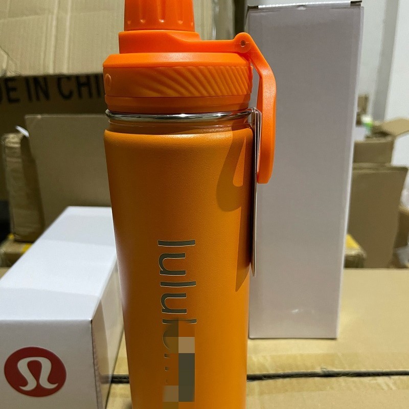 ルルレモン サーモスカップ バック トゥ ライフ スポーツ ヨガ フィットネス ウォーターボトル 710ml ケトル ポータブル ウォーターカップ|undefined
