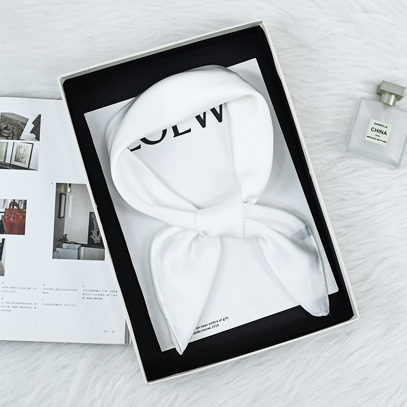 Comercio exterior primavera y otoño bufandas de seda delgadas de color sólido simple 70 bufandas de seda cuadrada de moda para viajes versátiles bufandas de mujer sensación de alto nivel