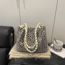 �ﶬ���¿�͹ű��y����Ů���ٴ�������μ���ճ��LҸ�����ذ�