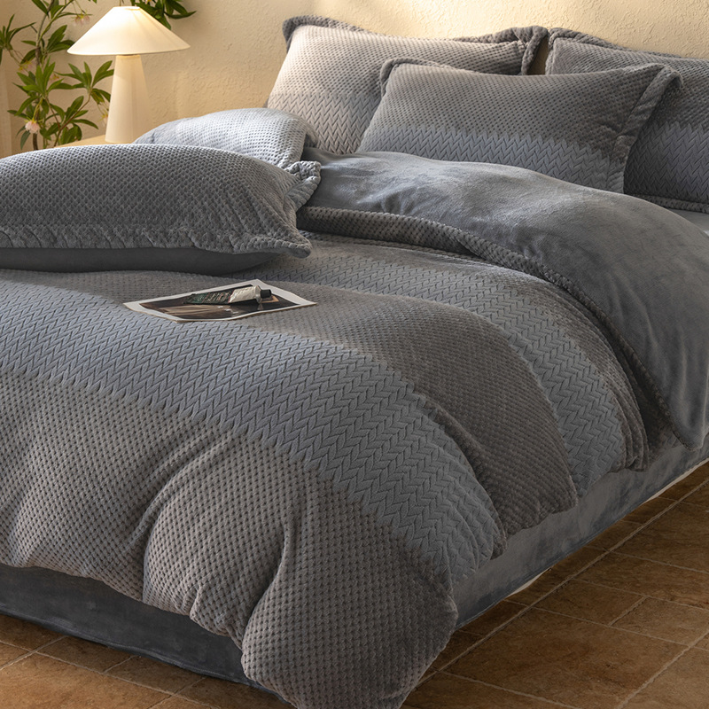 Invierno engrosado tallado cama de terciopelo de leche cuatro piezas más sábanas de edredón de doble cara coral terciopelo de cama tres piezas