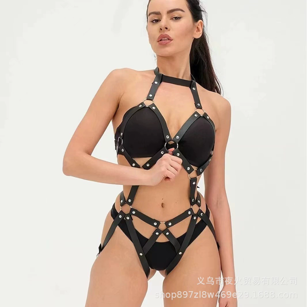 Производитель оптом продает секс-игрушки, кожаную секс-одежду, альтернативную кожаную одежду, бондаж, аксессуары для одежды с полыми ремнями.